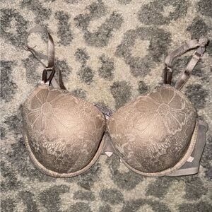Victoria's Secret Lace Bra in Cream